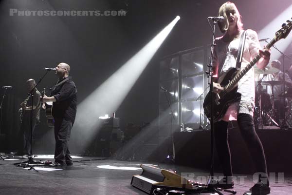 PIXIES - 2013-09-30 - PARIS - Olympia - Joey Santiago - David Lovering - Kim Shattuck - Charles Michael Kittridge Thompson